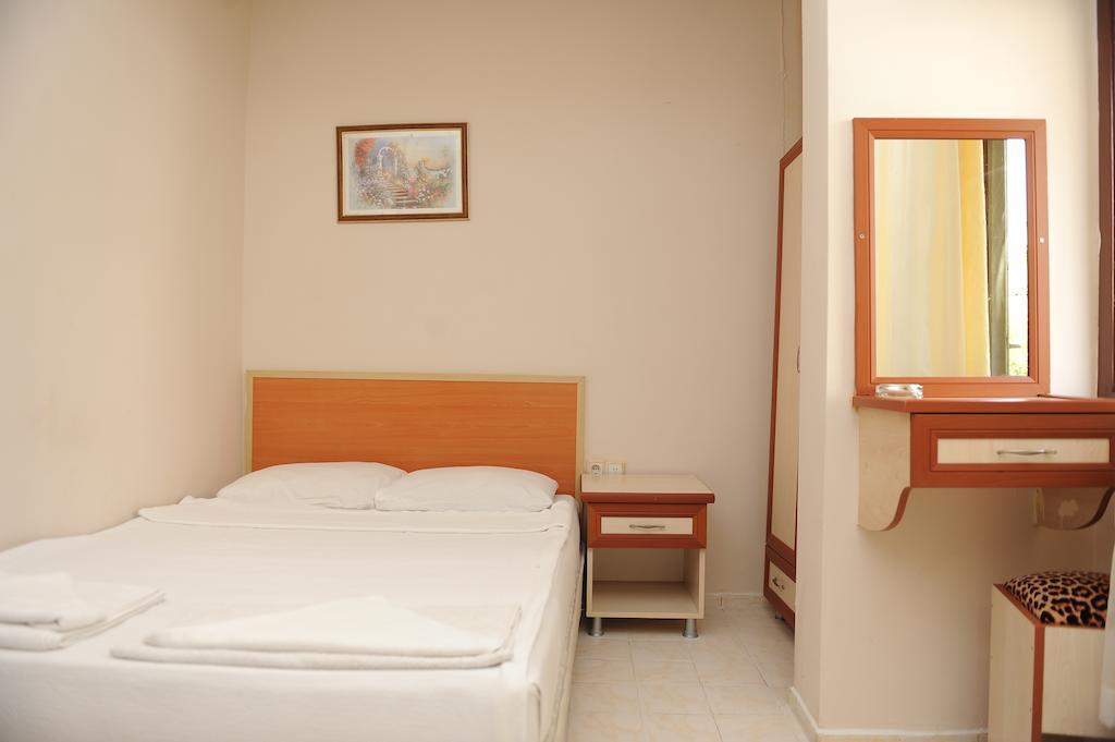 Holiday World Hotel Alanya Habitación foto