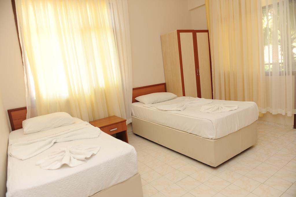Holiday World Hotel Alanya Habitación foto